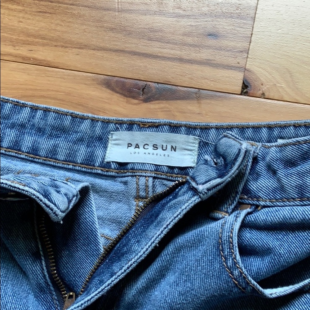 Shorts - Picture 3 of 3